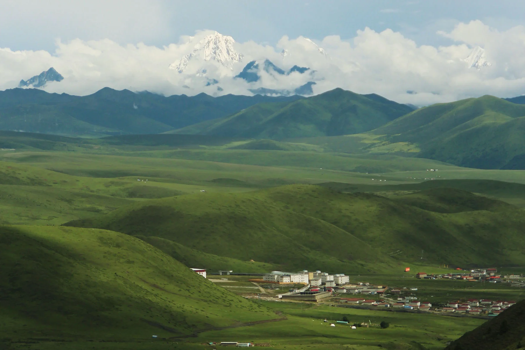 Day 1: Gateway to the Tibetan Highlands – Chengdu to Tagong Grassland - image 1